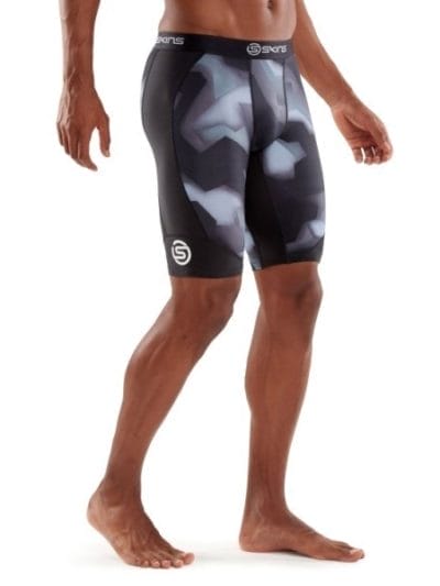 Fitness Mania - Skins DNAmic Mens Compression Half Tights - Glitch Camo