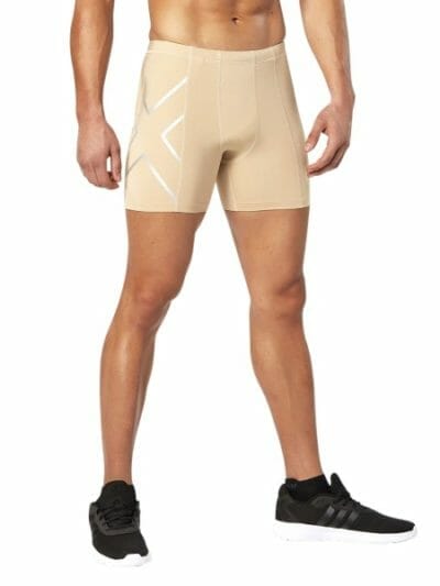 Fitness Mania - 2XU Compression Mens Half Shorts - Beige/Silver