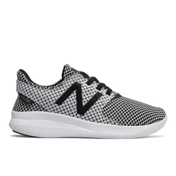 Fitness Mania - New Balance FuelCore Coast v3 - Kids Running Shoes - Black/White