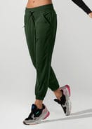 Fitness Mania - Barre Ankle Biter Active Pant