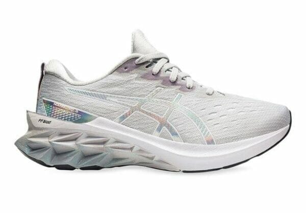 Fitness Mania - Asics Novablast 2 Platinum Womens Glacier Grey White