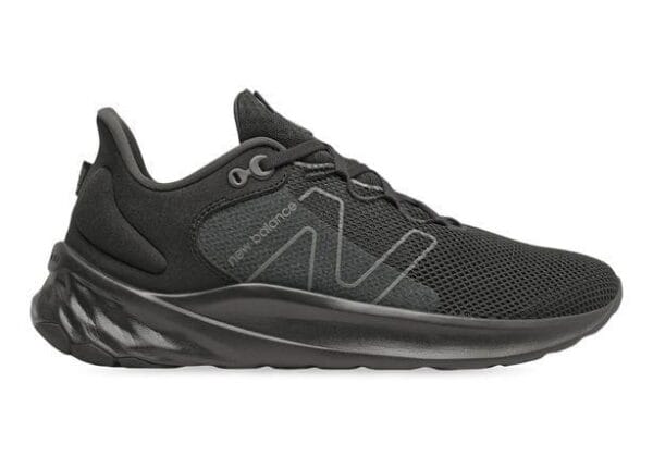 Fitness Mania - New Balance Fresh Foam Roav V2 Mens Black Black