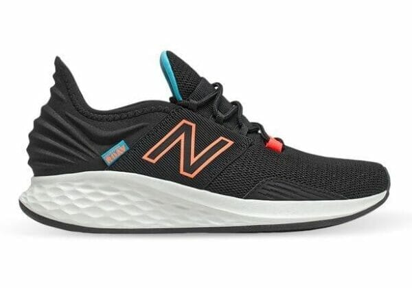 Fitness Mania - New Balance Roav Womens Black