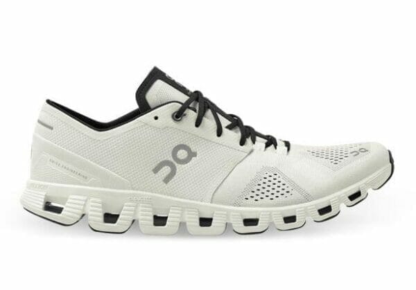 Fitness Mania - On Running Cloud X Mens White Black