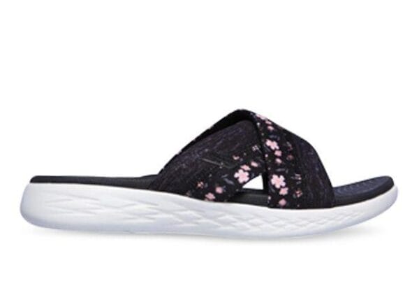 Fitness Mania - Skechers On The Go 600 Blooms Womens Black White