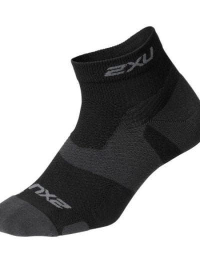 Fitness Mania - 2XU Vectr Light Cushion 1/4 Crew - Unisex Running Socks