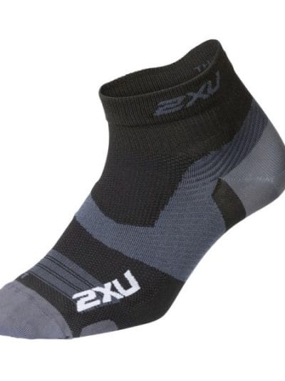 Fitness Mania - 2XU Vectr Ultralight 1/4 Crew - Unisex Running Socks