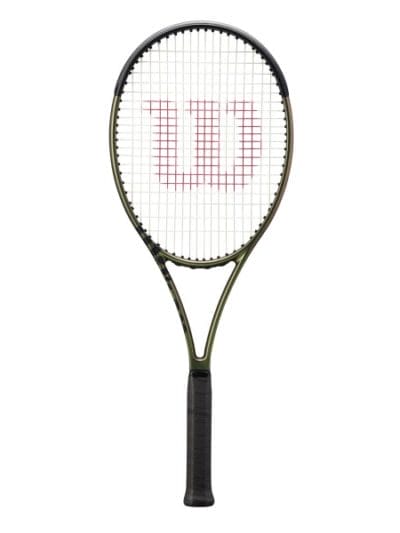 Fitness Mania - Wilson Blade 98 v8 18/20 Tennis Racquet