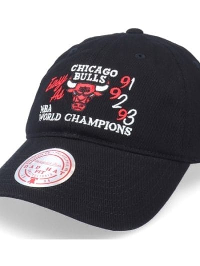 Fitness Mania - Mitchell & Ness Chicago Bulls Stone Washed NBA Champions Dad