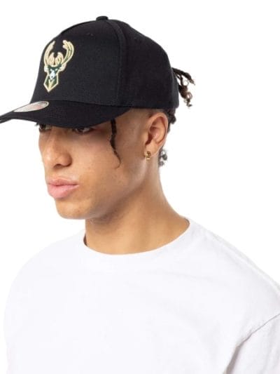 Fitness Mania - Mitchell & Ness Milwaukee Bucks Classic Snapback Basketball Cap